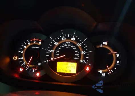 2011 Toyota Rav4 из США, поврежденный, VIN 2T3KF4DV1BW088981